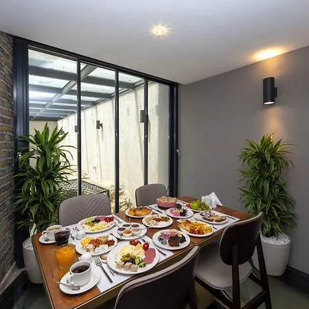 Ravi 3* Istanbulská provincie