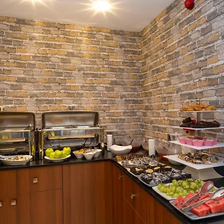 Hotel Ravi 3*