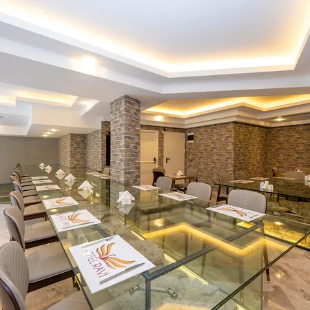 Ravi Hotel 3*