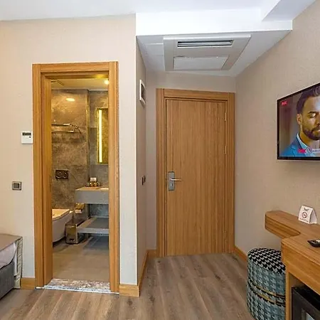 Ravi Hotel 3*