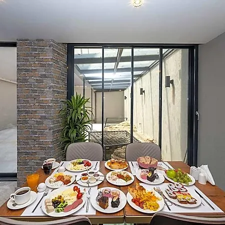 Ravi Hotel 3*