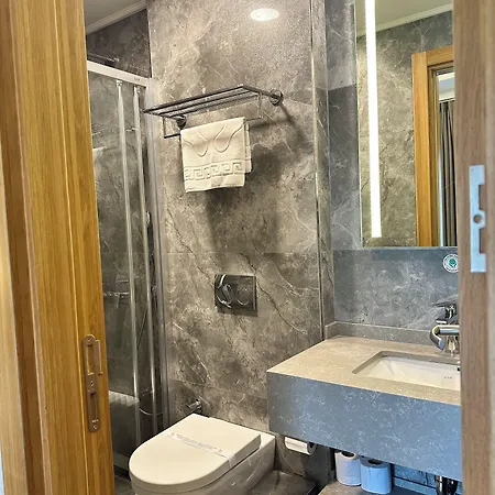 Ravi Hotel 3*