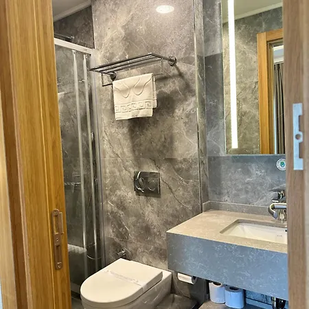 Ravi Hotel 3*